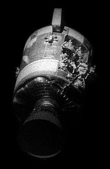 220px-Apollo13_-_SM_after_separation.jpg